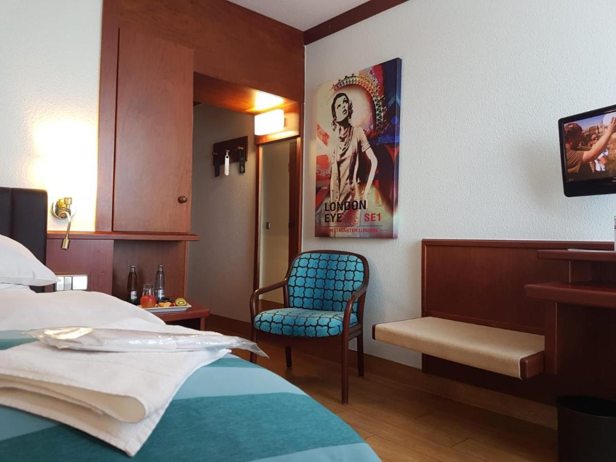 Leine Hotel Pattensen Ngoại thất bức ảnh