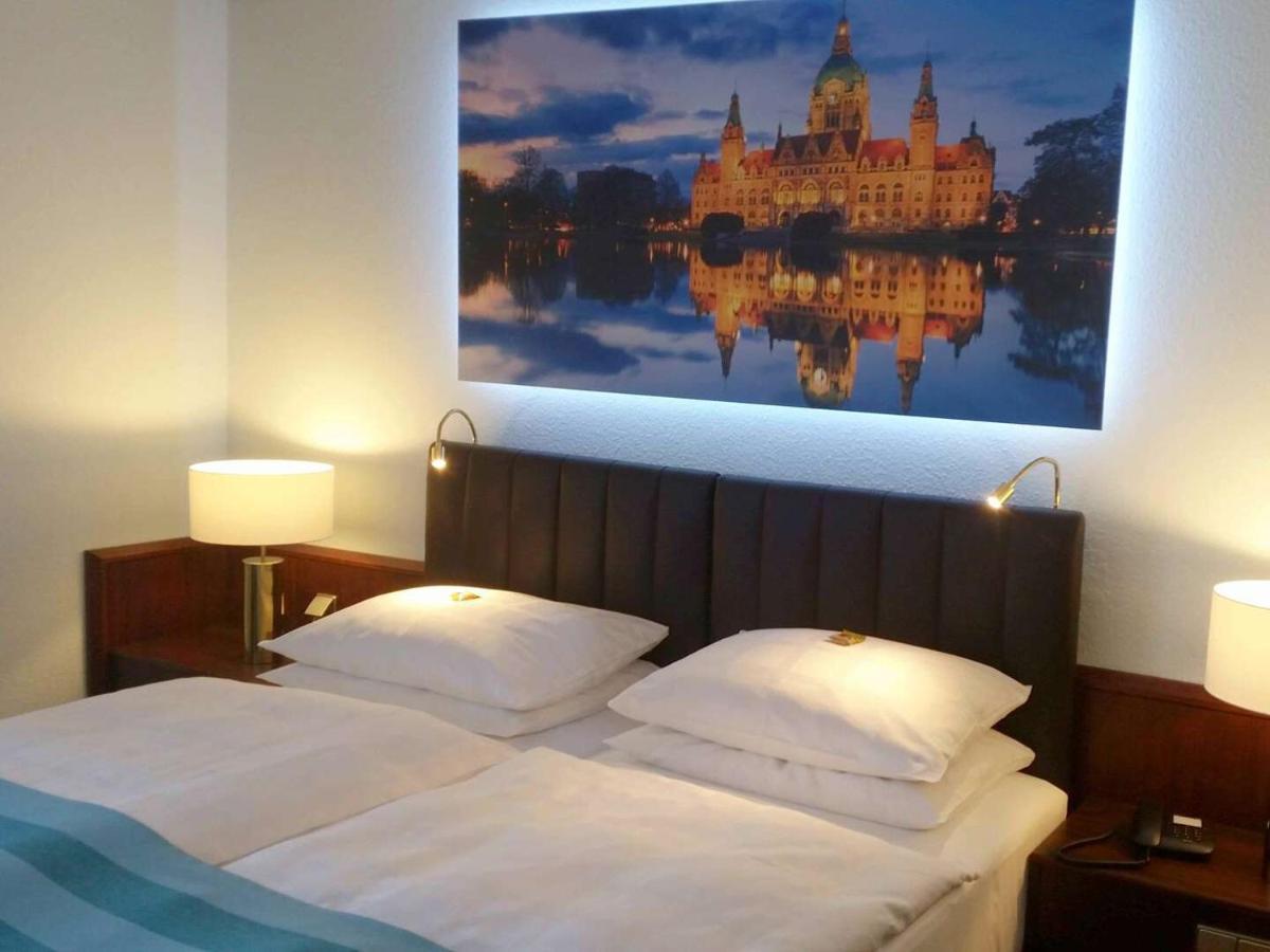 Leine Hotel Pattensen Ngoại thất bức ảnh