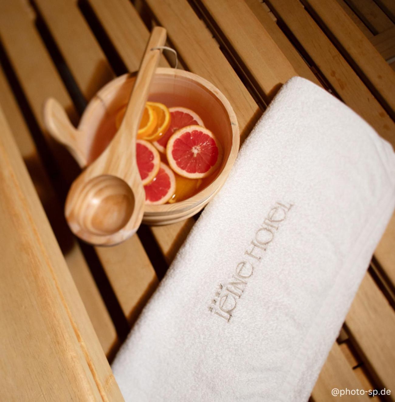 Leine Hotel Pattensen Ngoại thất bức ảnh