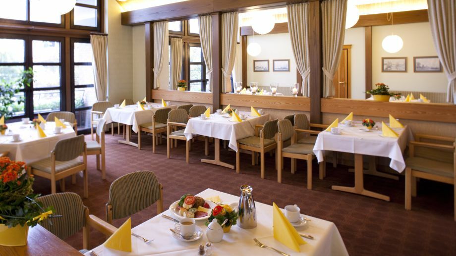 Leine Hotel Pattensen Ngoại thất bức ảnh
