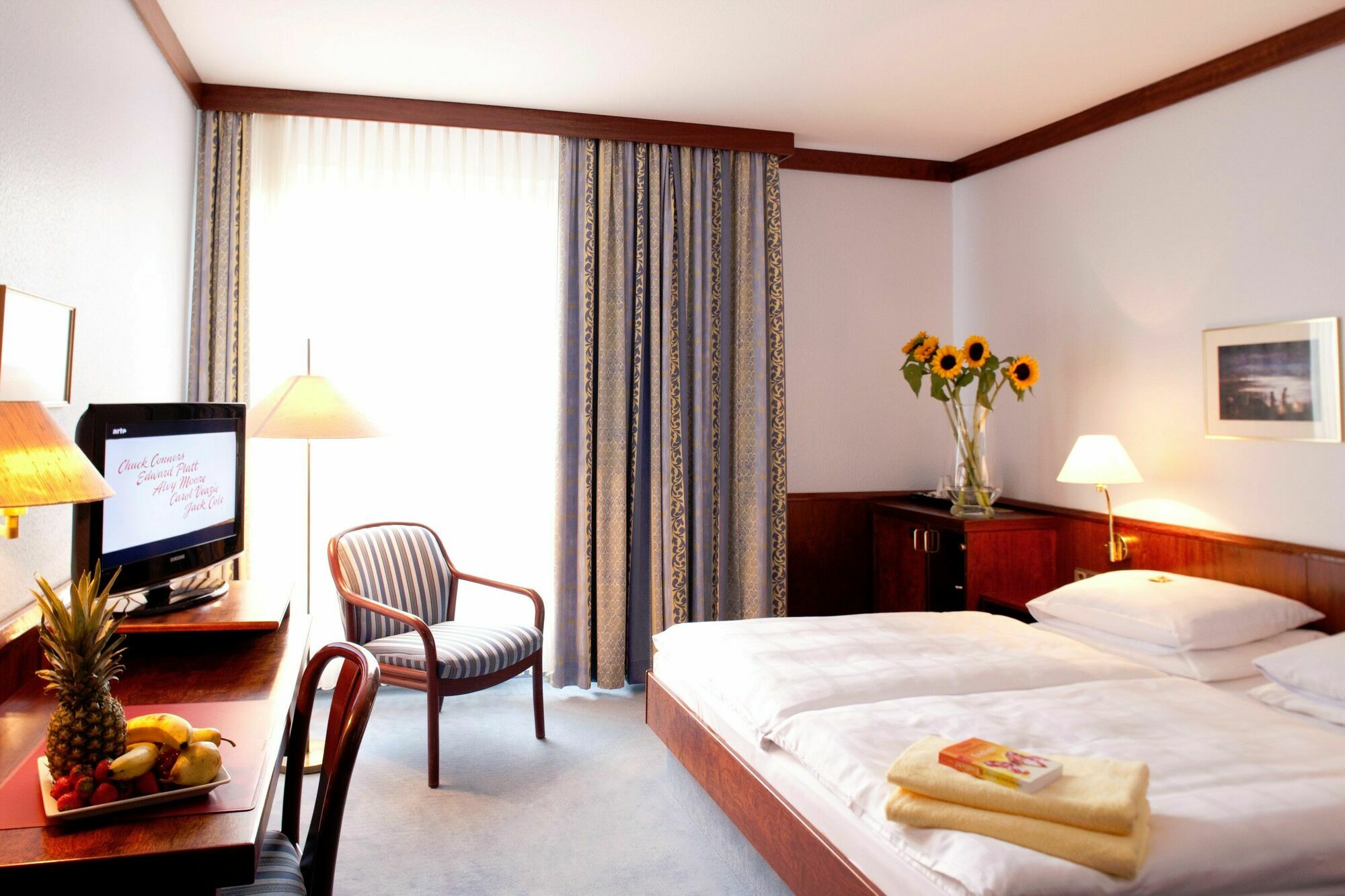 Leine Hotel Pattensen Ngoại thất bức ảnh